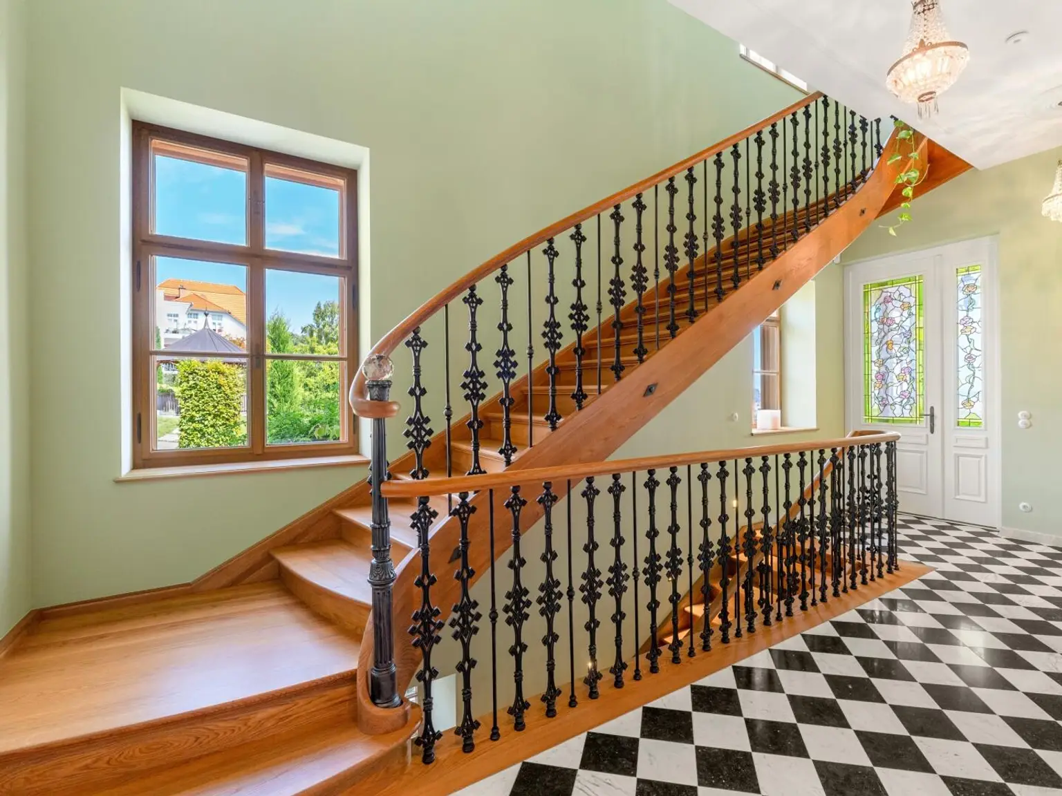 Alt-Eggenberg - Historische Villa mit atemberaubendem Stadt- und Uhrturmblick | Old-Eggenberg - Historic villa with breathtaking views of the city and clock tower