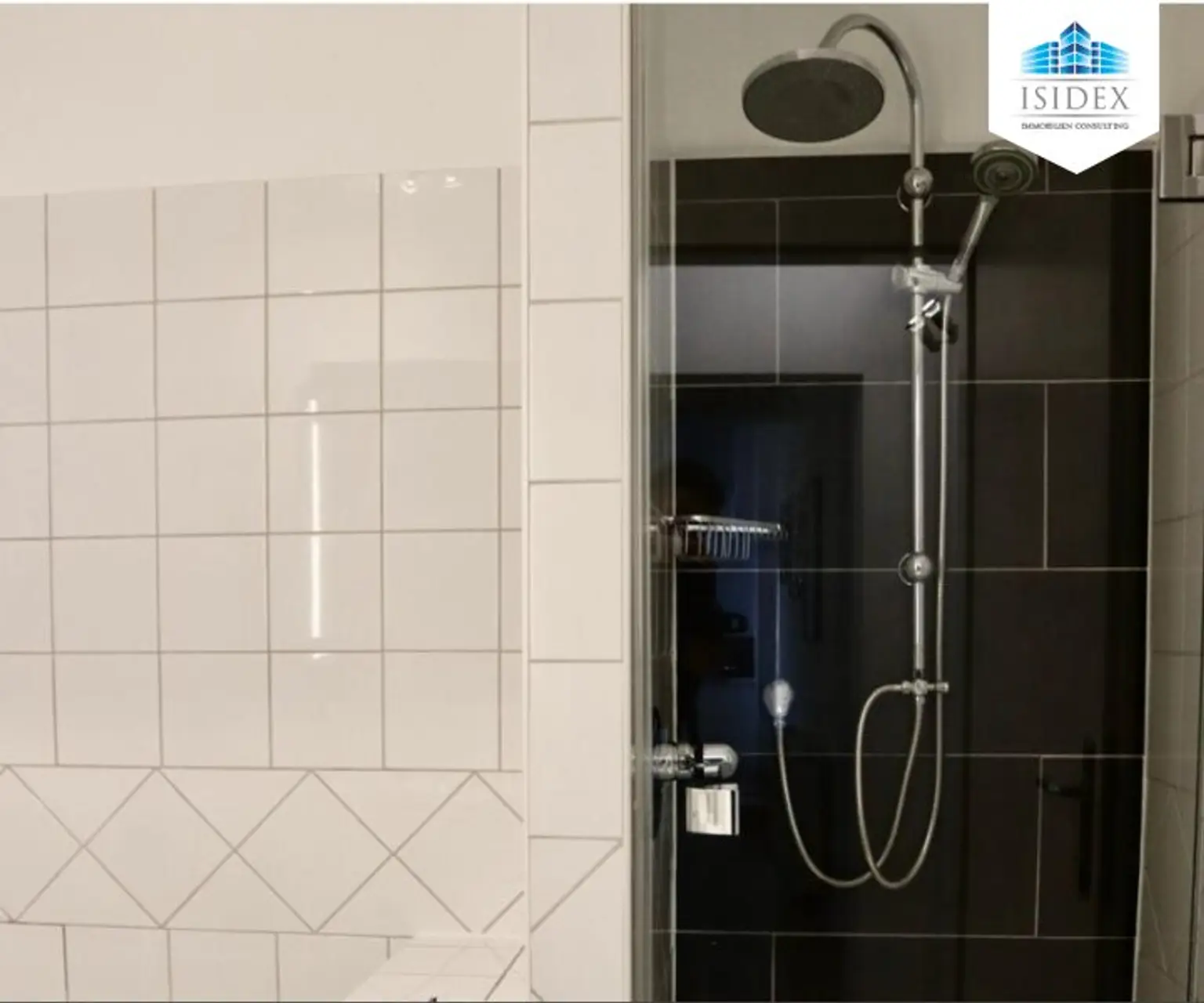 **NEU** Top ausgestattete 3-Zimmer DG-Maisonetten-Wohnung mit großzügiger TERRASSE und SAUNA! Perfekte Lage!!