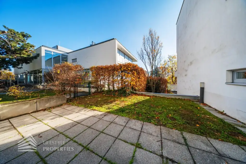 Wunderschöne 4 - Zimmer Wohnung mit Terrasse und Garten