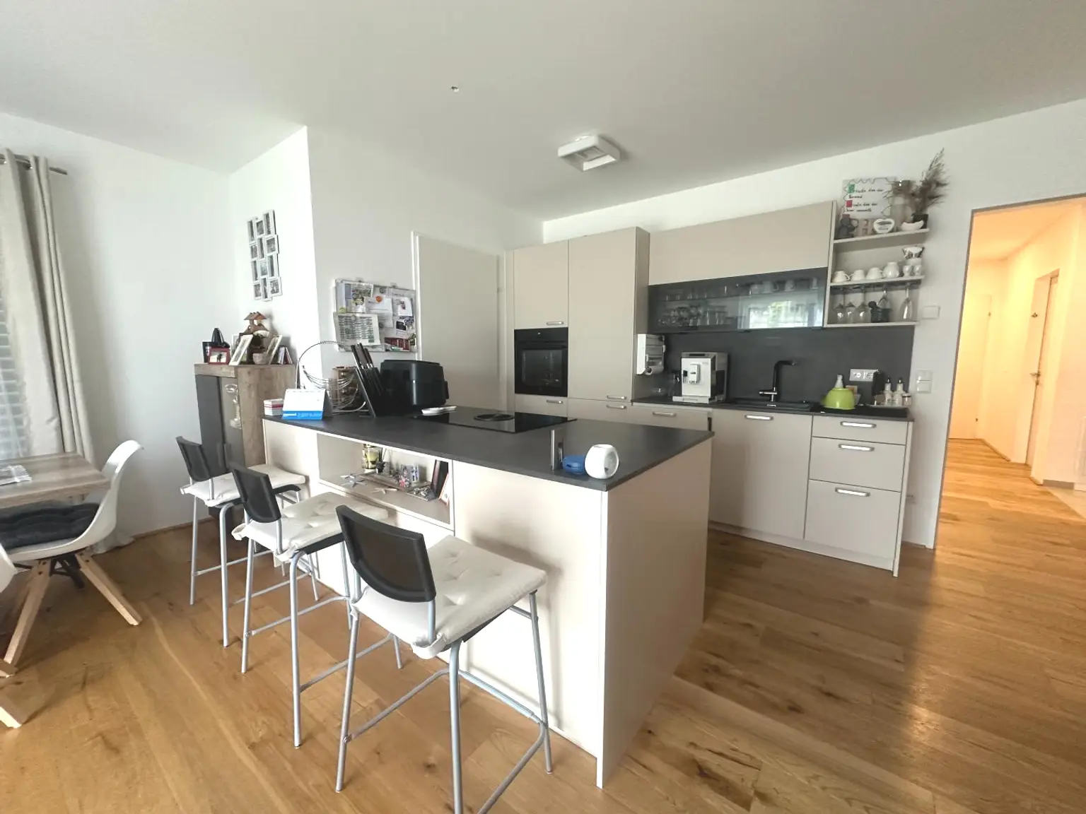 Vermietete Anlegerwohnung mit Garten – moderne Wohnqualität in ruhiger Lage