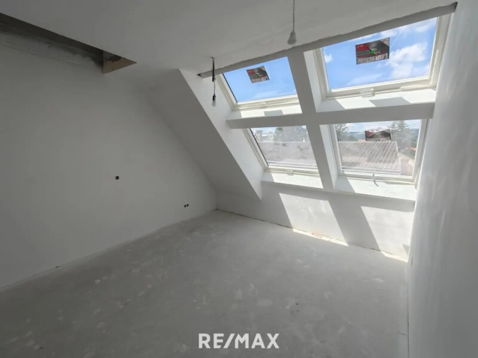 Open-Hause-Day / Samstag, 08.November 2025  von 10:00 bis 14:00 Uhr|Stilvolle 3-Zimmer-Dachgeschosswohnung mit großer Dachterrasse