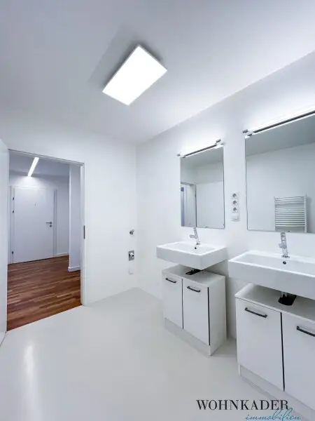 Exklusive 130 m² Dachgeschosswohnung mit Terrasse, Dachterrasse und atemberaubendem Blick auf den Stephansdom