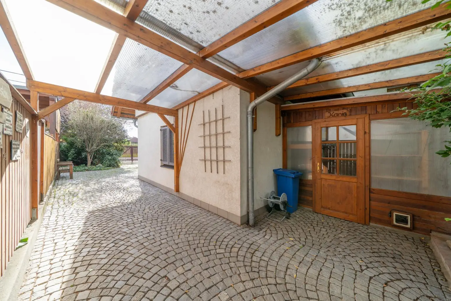 EIN HAUS MIT CHARAKTER! Einzigartiges Einfamilienhaus mit traumhaftem Garten, Garage und mehr!