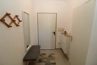 Vorraum: KI generiert