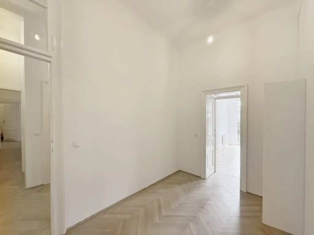 5-Zimmer-Wohnung mit Balkon & Grünblick - Erstbezug nach Sanierung