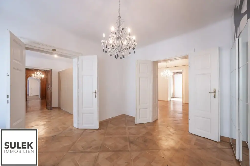 Rarität in der Wehrgasse: großzügige, sanierte Altbauwohnung mit Terrasse ab 01/26 unbefristet mieten!