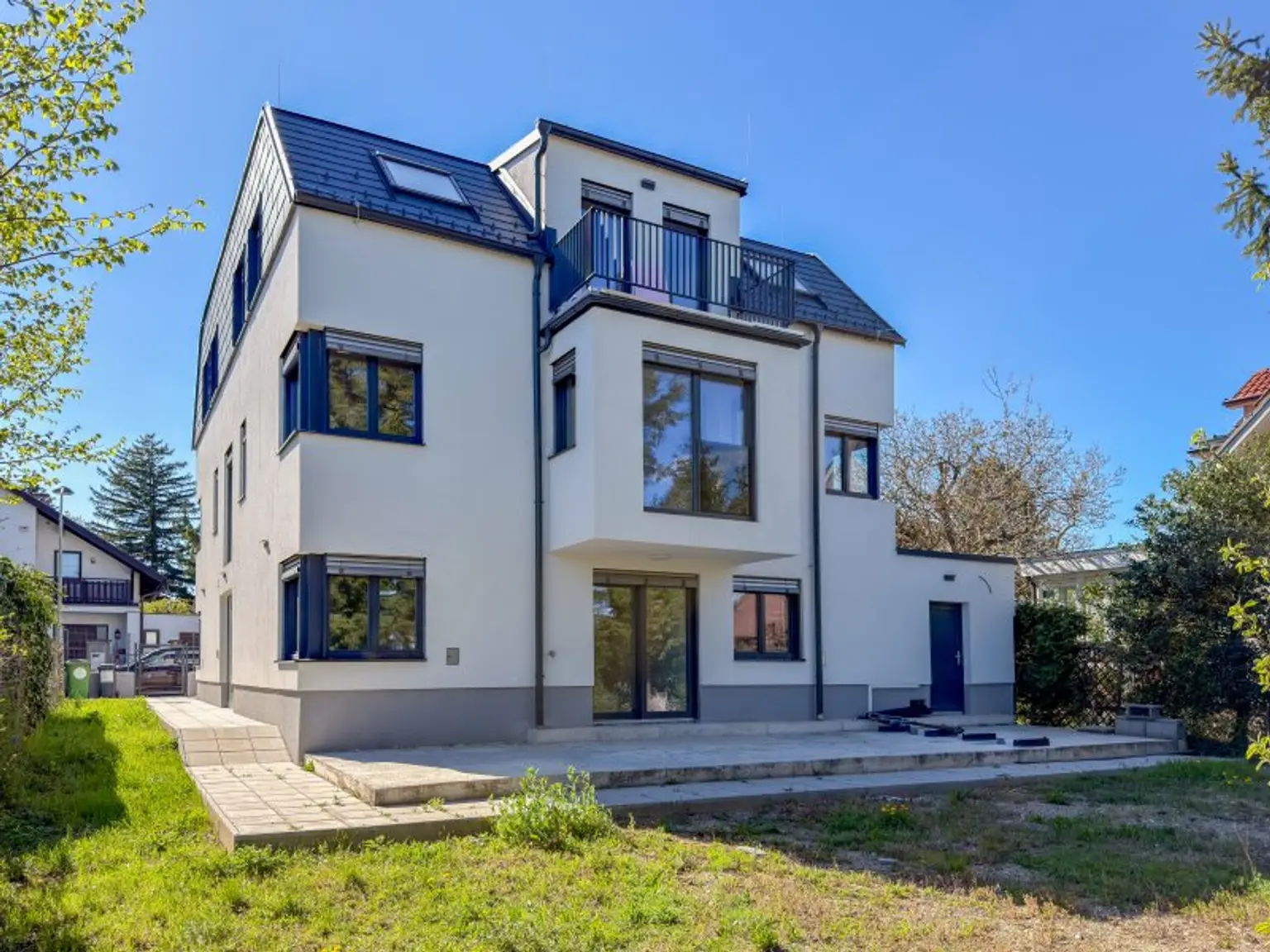 Wohnen und Arbeiten vereint | Mehrfamilienhaus mit Geschäftsfläche in 1230 Wien