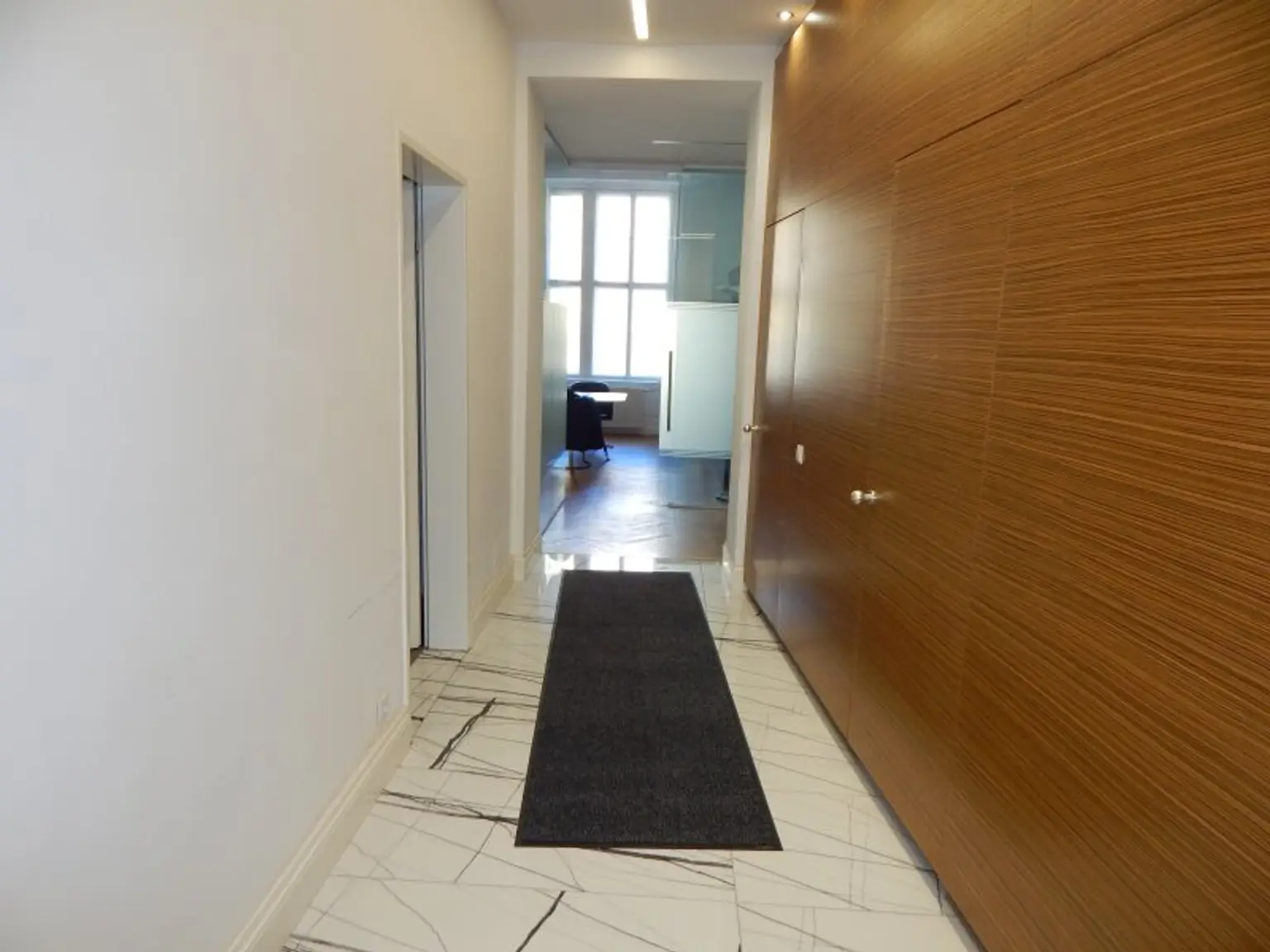 Modernes saniertes Büro/Praxis in zentraler Lage, mit allen Extras - nähe Oper