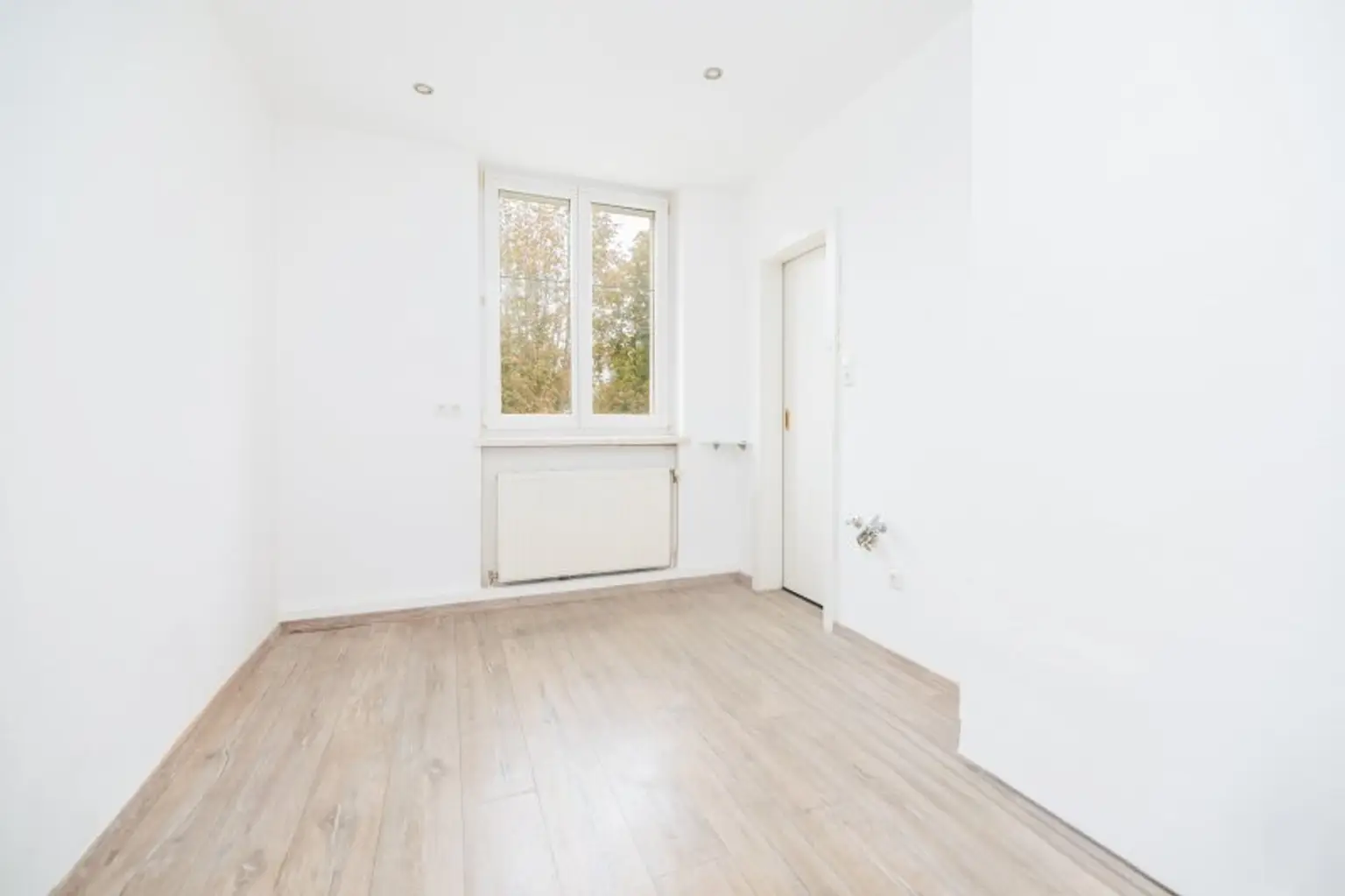 AB 01.01.2026 VERFÜGBAR I NEUE KÜCHE I BALKON  I RUHIG I BADEWANNE I LICHTDURCHFLUTET I SONNIG I ZENTRAL I HAUSTIERE WILLKOMMEN I PROJEKT WOHNEN I