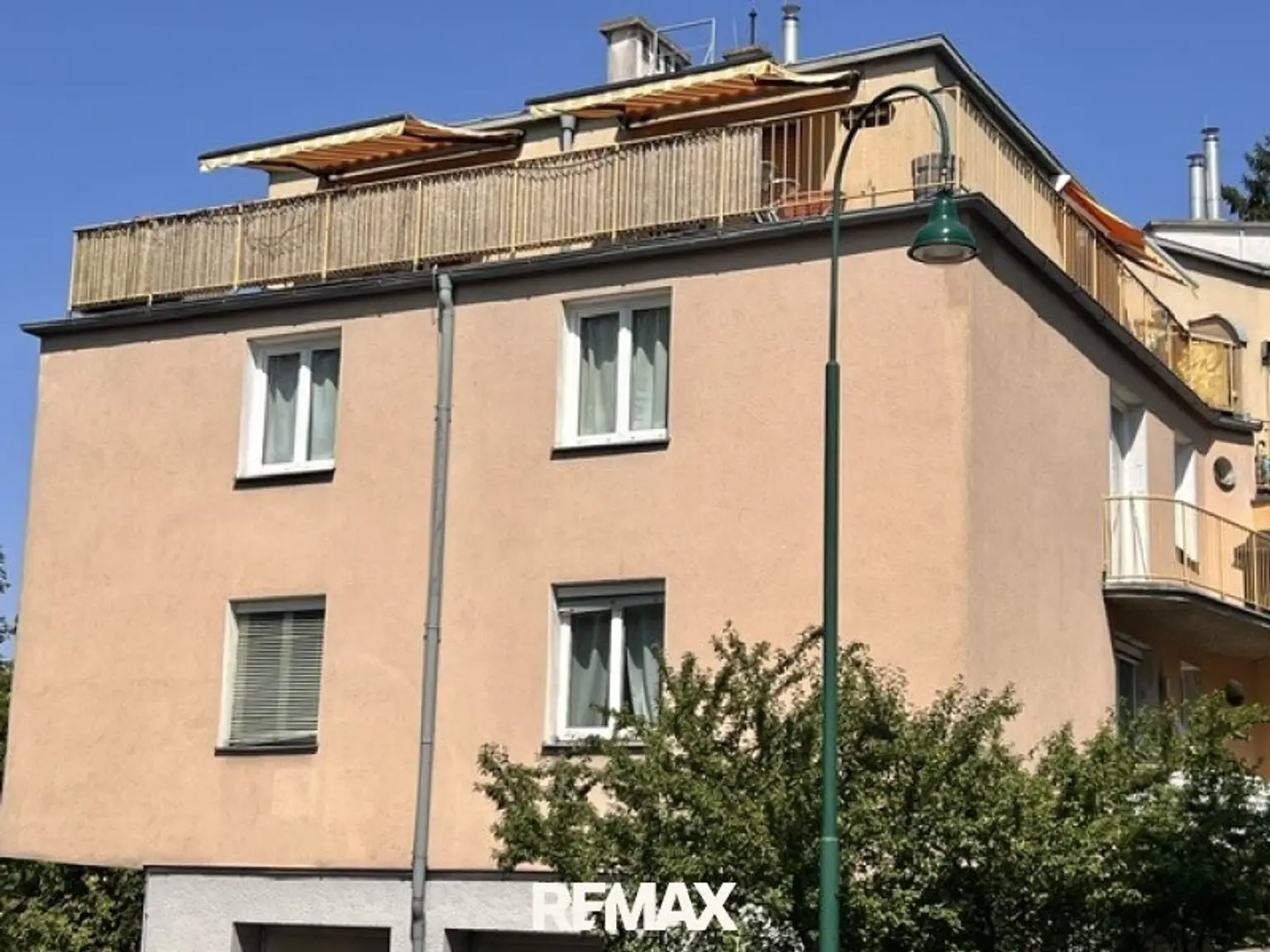 SW-Dachterrasse beschattet