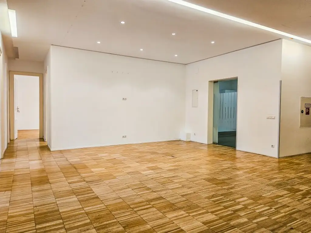 Großzügige Bürofläche in schönem Stilaltbau - Mariahilfer Strasse