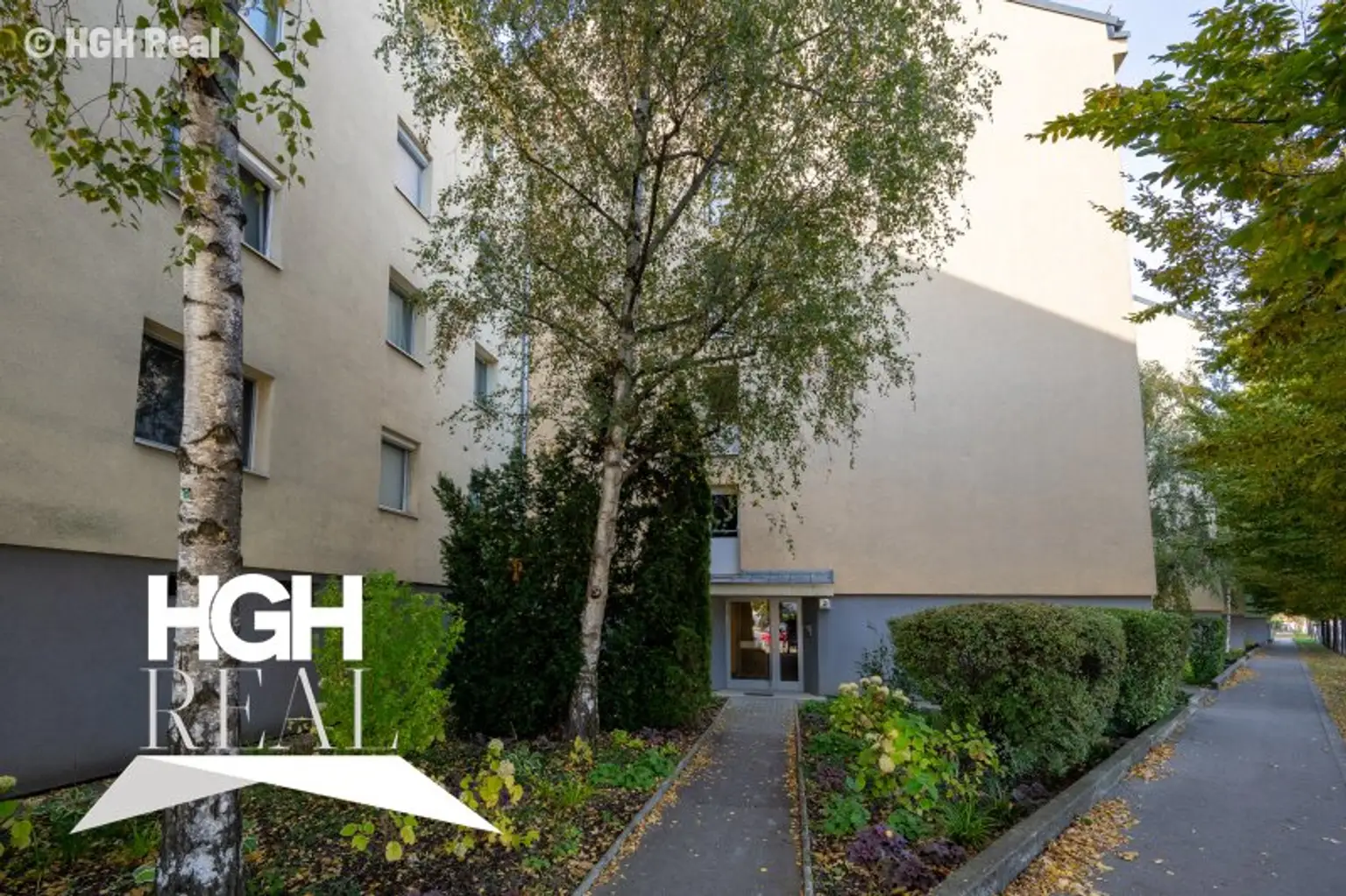 1220 Wien Helle 2-Zimmer Wohnung mit hofseitiger Loggia im 2. Liftstock Nähe U1 mit Potenzial für 3 Zimmer