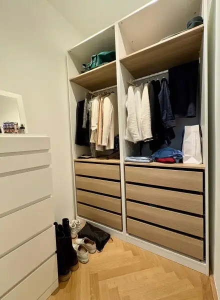 TRAUMHAFTE KLIMATISIERTE ALTBAUWOHNUNG MIT 2 BÄDERN UND BALKON - MÖBEL OPTIONAL