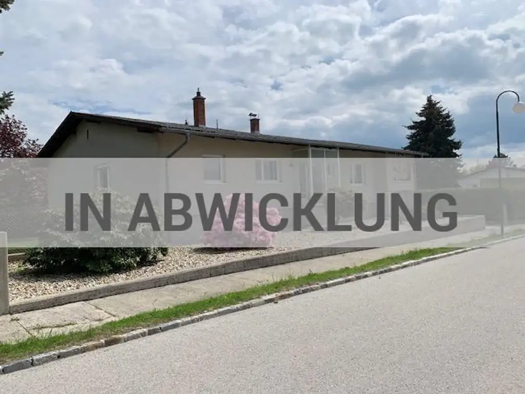 Wunderschönes Einfamilienhaus mit zusätzlichem Baugrundstück(eigene Zufahrt)