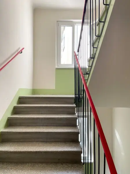 Nähe U6 "NIEDERHOFSTRASSE" & MEIDLINGER MARKT: komplett hofseitige 3-Zimmerwohnung