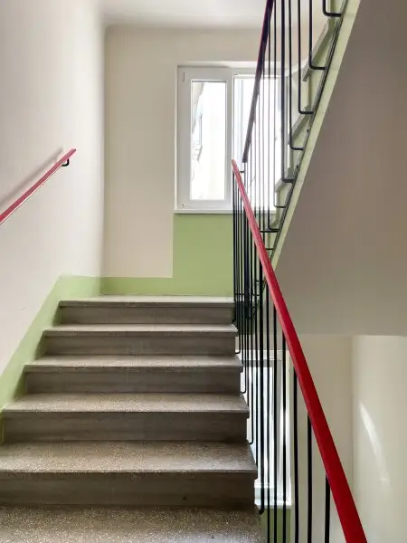 Nähe U6 "NIEDERHOFSTRASSE" & MEIDLINGER MARKT: komplett hofseitige 3-Zimmerwohnung