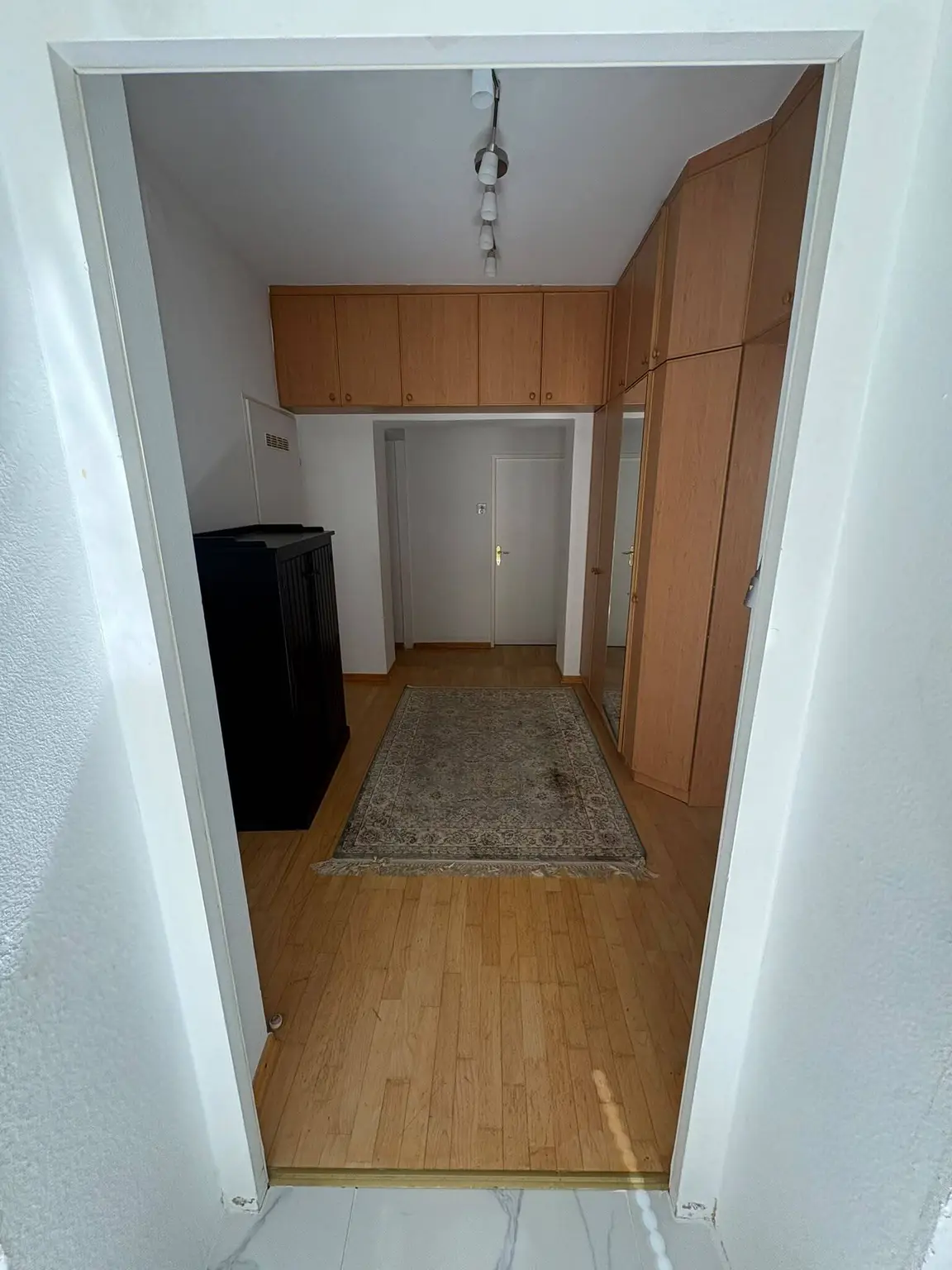 Schöne Wohnung mit 4 Zimmer + großer Terrasse!