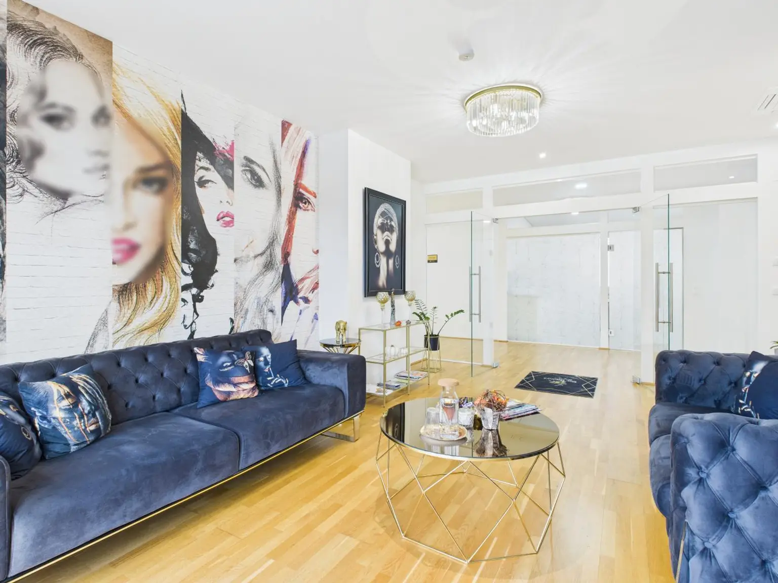 Lichtdurchflutete, luxuriöse Wohnung im Zentrum von Bruck/Leitha