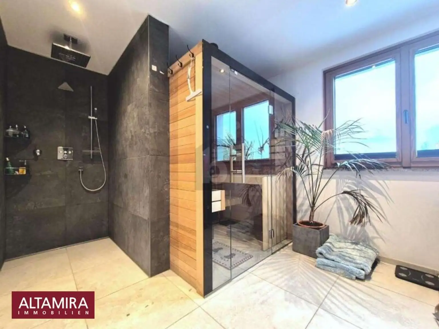 Ankommen um zu bleiben - Modernes Architektenhaus am türkisblauen Dürrsee; Mietgrund