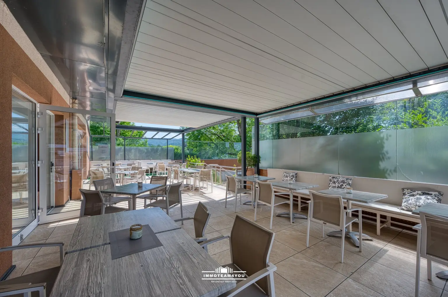 Überdachter Gastgarten DSC_2951