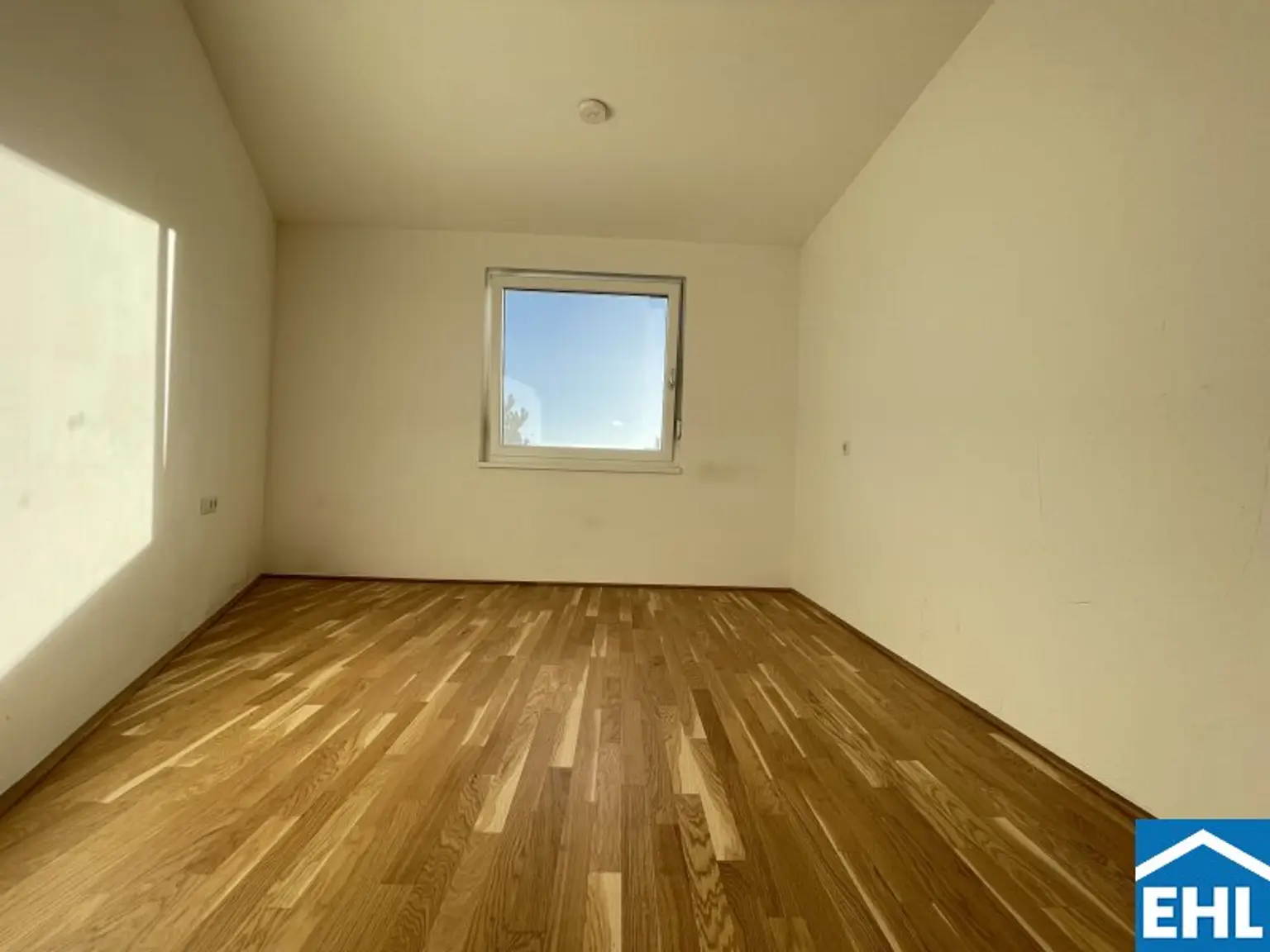 3-Zimmer-Wohnung mit 10m² großen Balkon & sehr guter Infrastruktur nahe der Donauinsel