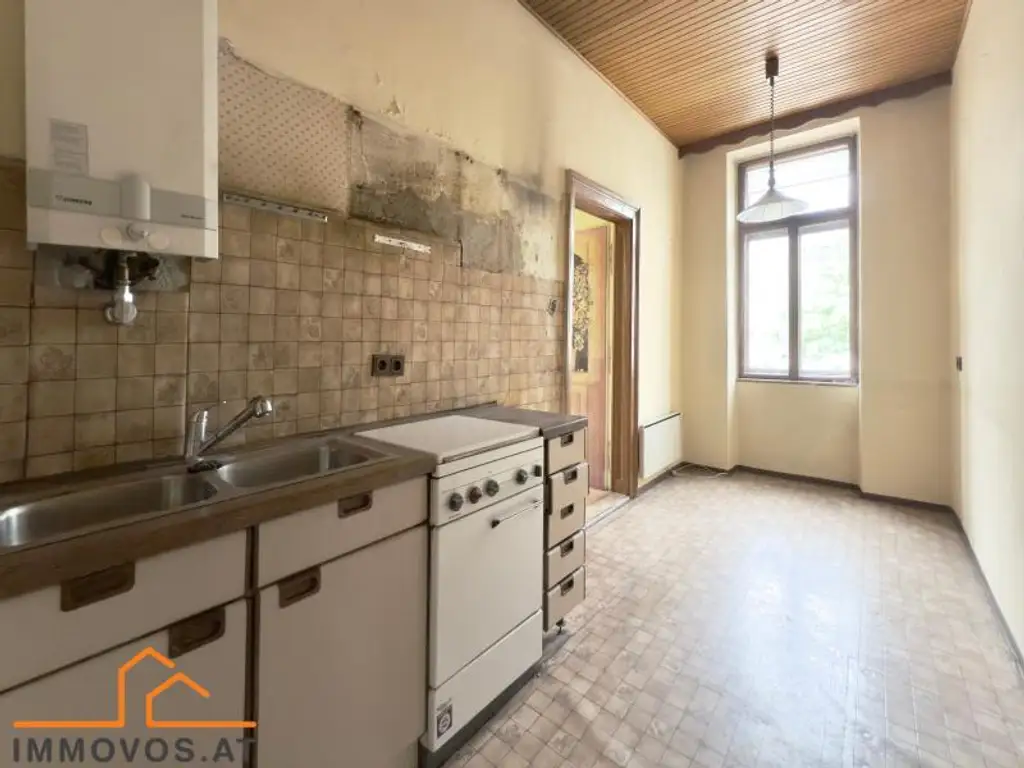 sanierungsbedürftige 2-ZIMMER ALTBAUWOHNUNG