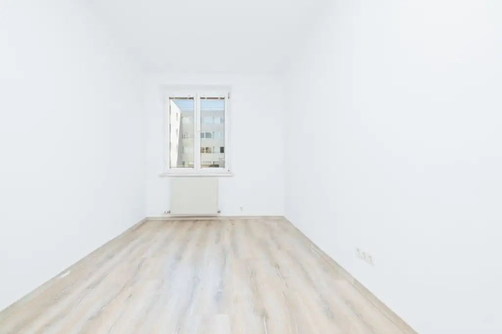 HIGHLIGHT I 4. STOCK MIT LIFT I RENOVIERT I MODERNE DUSCHE I TOP-AUSGESTATTETE KÜCHE I ZENTRAL & NÄHE BAHNHOF I HAUSTIERE WILLKOMMEN I STILVOLLES WOHNEN I DURCHDACHTER GRUNDRISS I PROJEKT WOHNEN