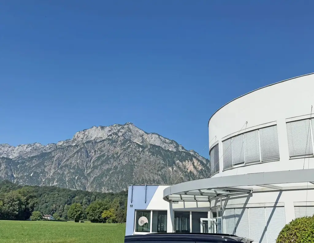 Modernes Büro mit Untersbergblick - Top Lage im Gewerbepark Anif