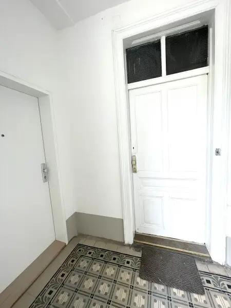 Stadt-Wohnung, 2-Zimmer, sanierungsbefürftig für 200.000 €