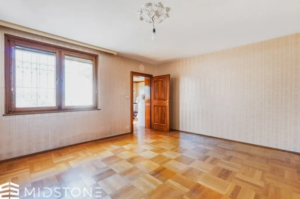 *Großzügiges Einfamilienhaus mit weitläufigem Garten* - Top-Lage in Traiskirchen