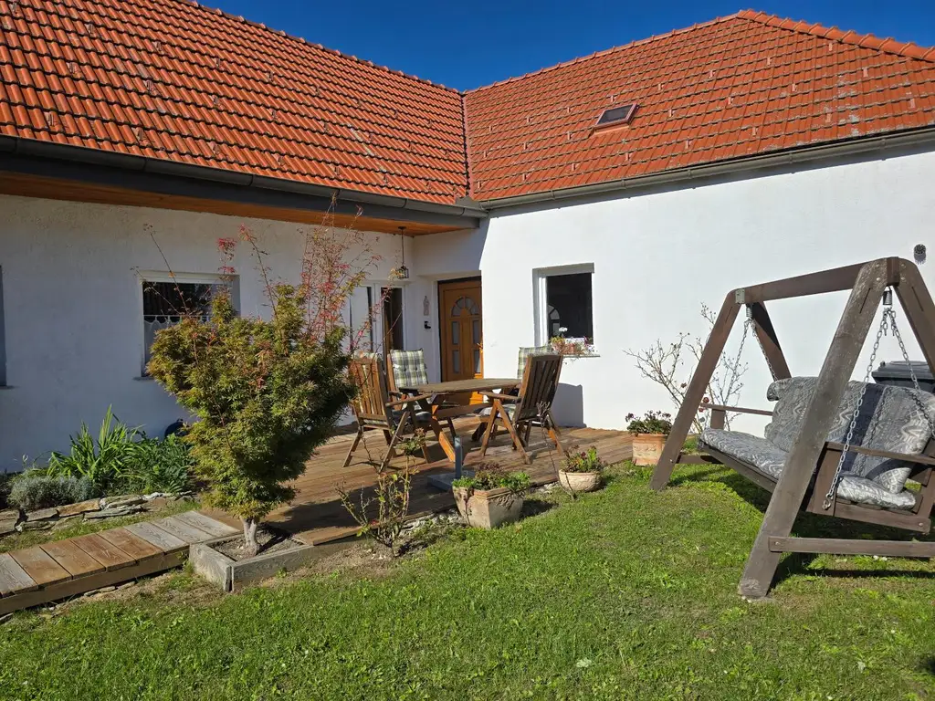 Einfamilien-/Ferienhaus verbindet historischen Charme mit modernem Wohnkomfort mit Burgblick - auch Hauptwohnsitz möglich!