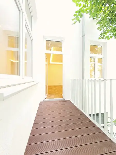 ++NEU++ HIGH-END große 4-Zimmer STILALTBAUWOHNUNG mit zwei Balkonen absolut ruhig und GRÜN-Ausblick!  Luxus Erstbezug, in Prime-Location NÄHE Urania! U-BAHN & CAT +++