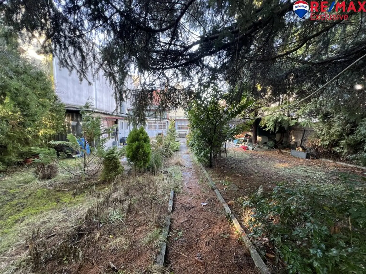 Traumhaftes Baugrundstück mit Altbestand in Wiener Neustadt!