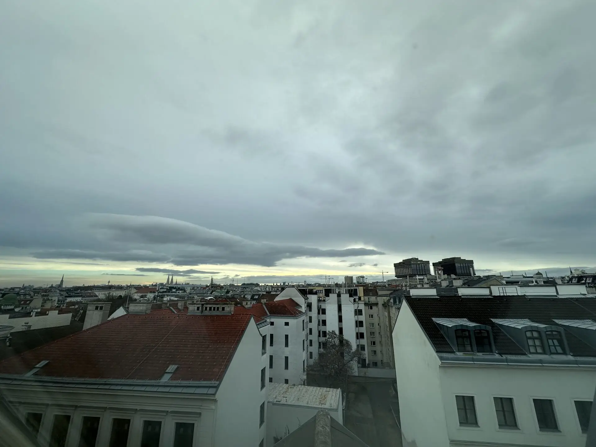 20251211_124505124_iOS