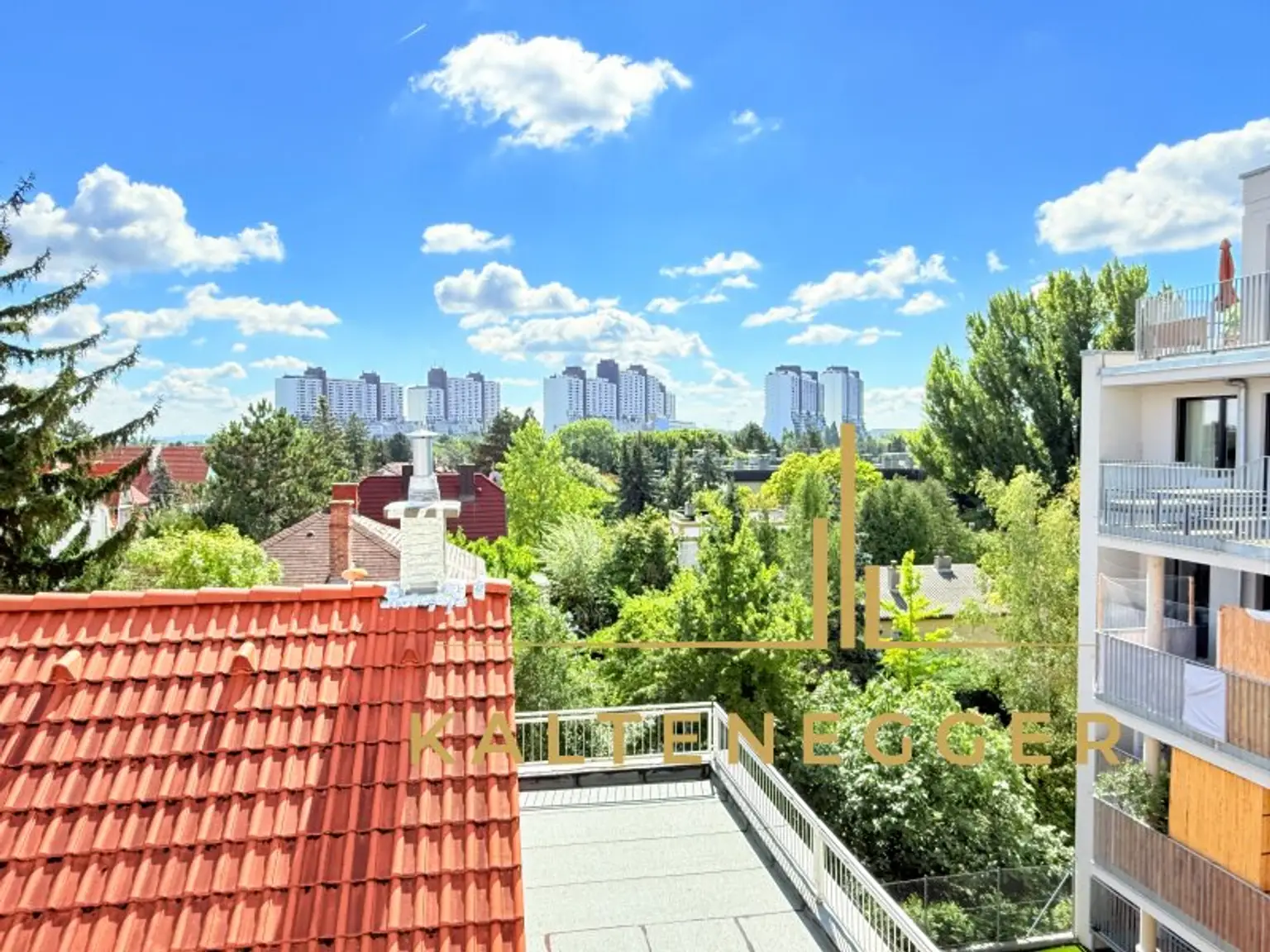 Perfekte Singlewohnung mit Terrasse im 3. Stock