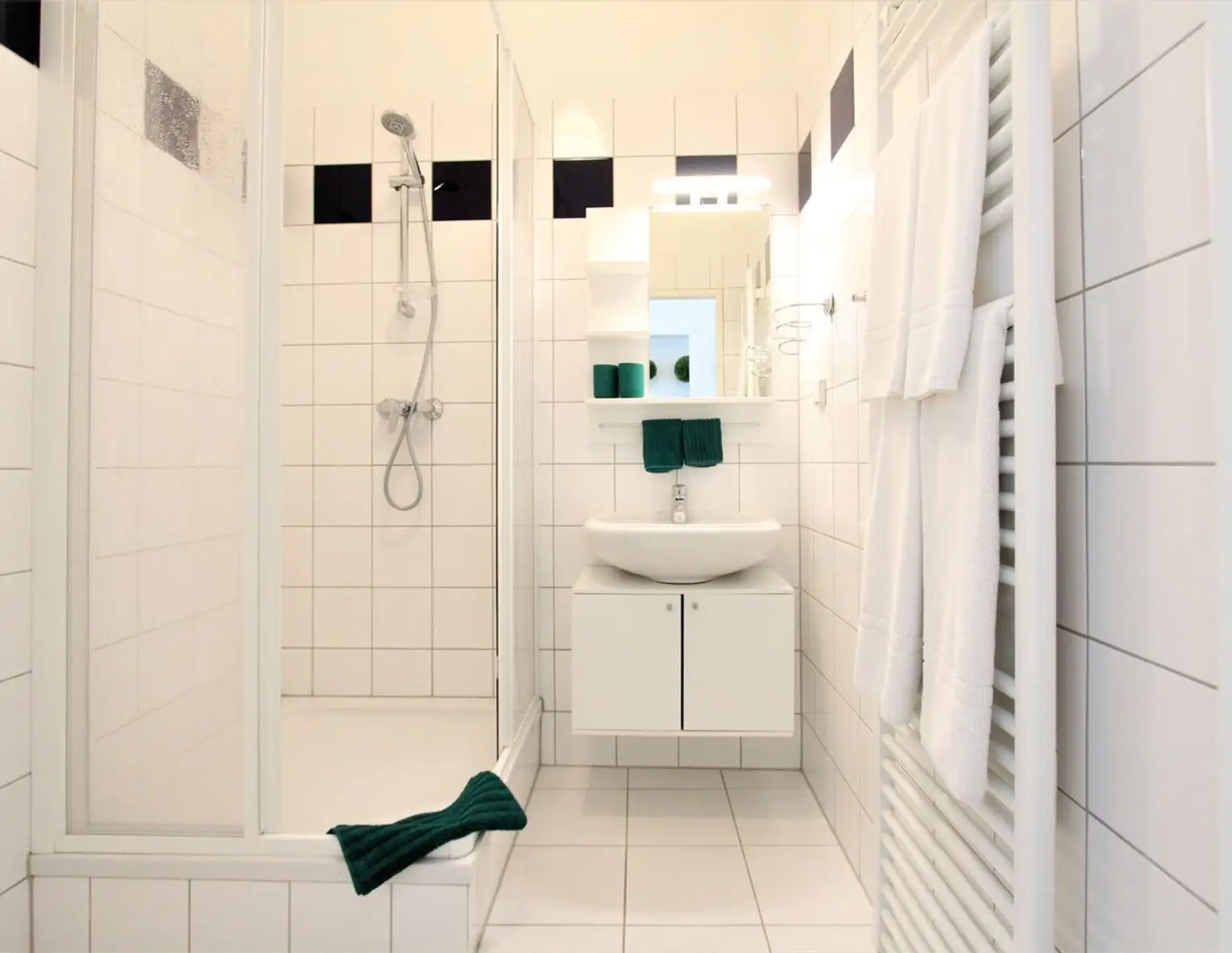 Modern möblierte 1-Zimmer-Wohnung! Kurzzeitvermietung!