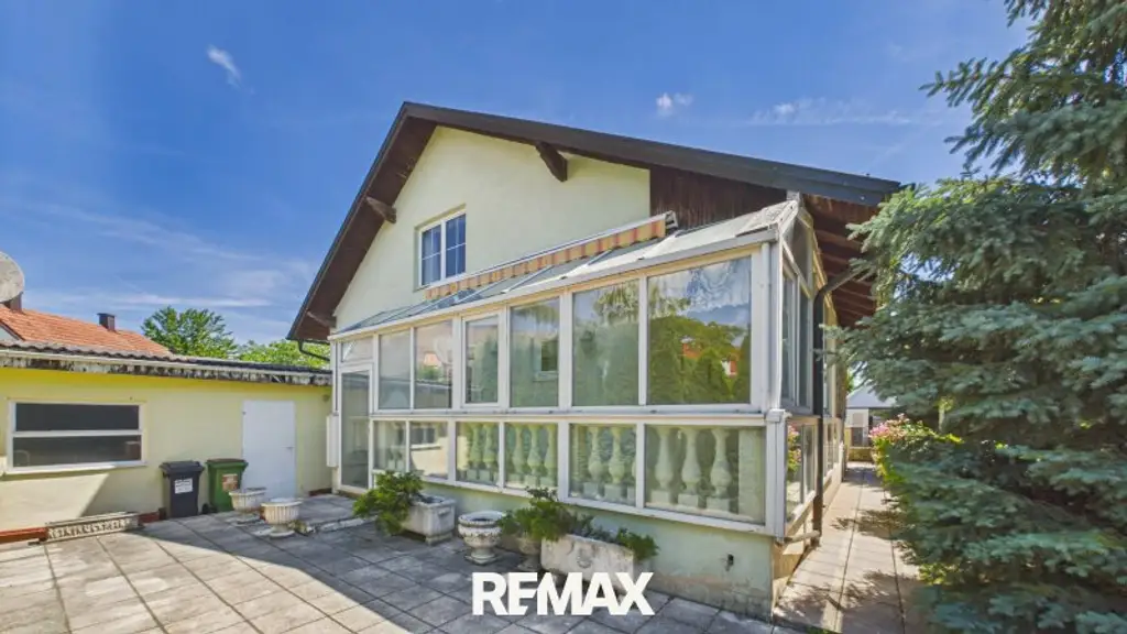 Sanierungsbedürftiges Schmuckstück - Ein Zuhause mit Charme, Licht und Möglichkeiten