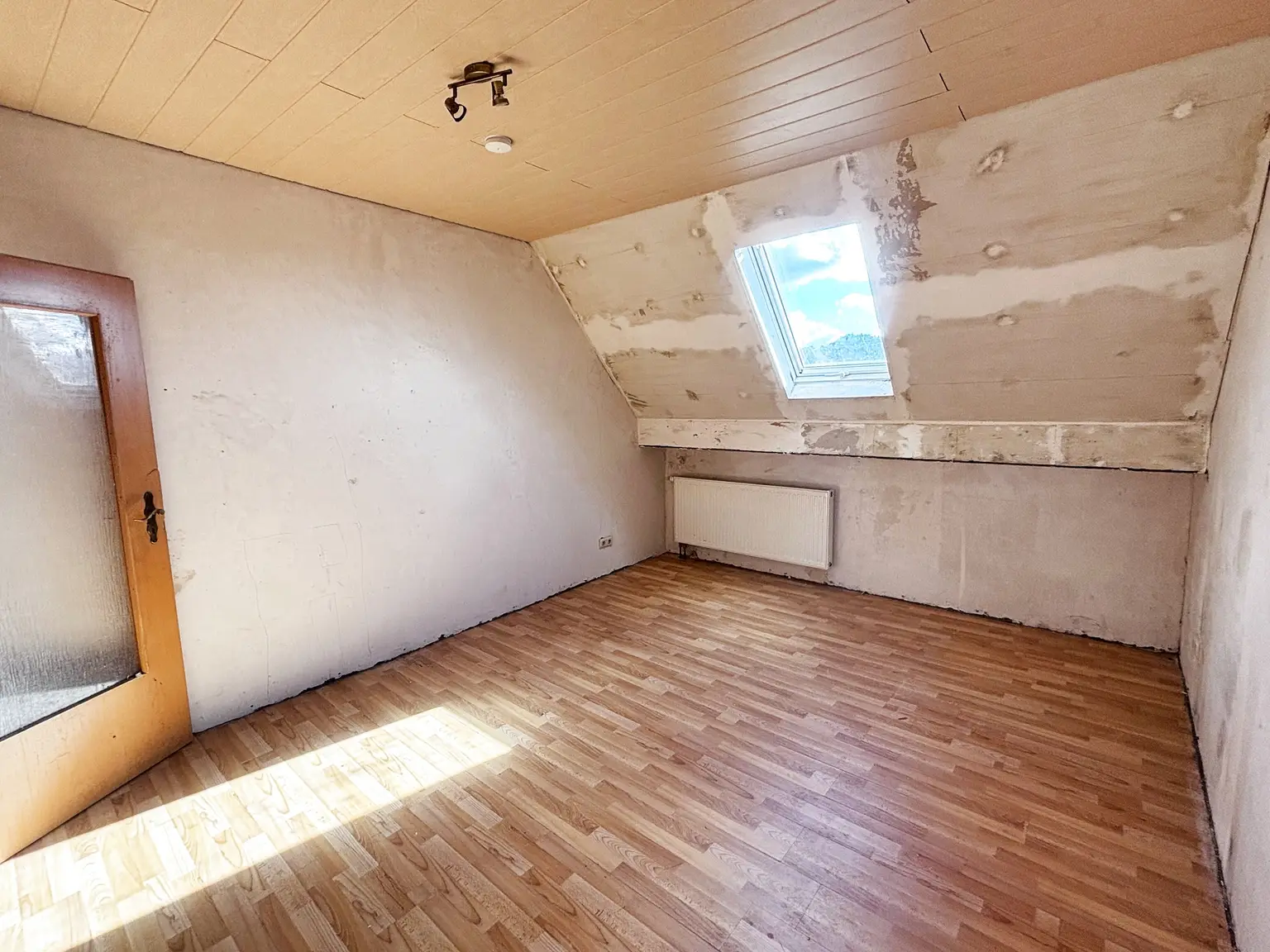 Dachgeschosszimmer_1