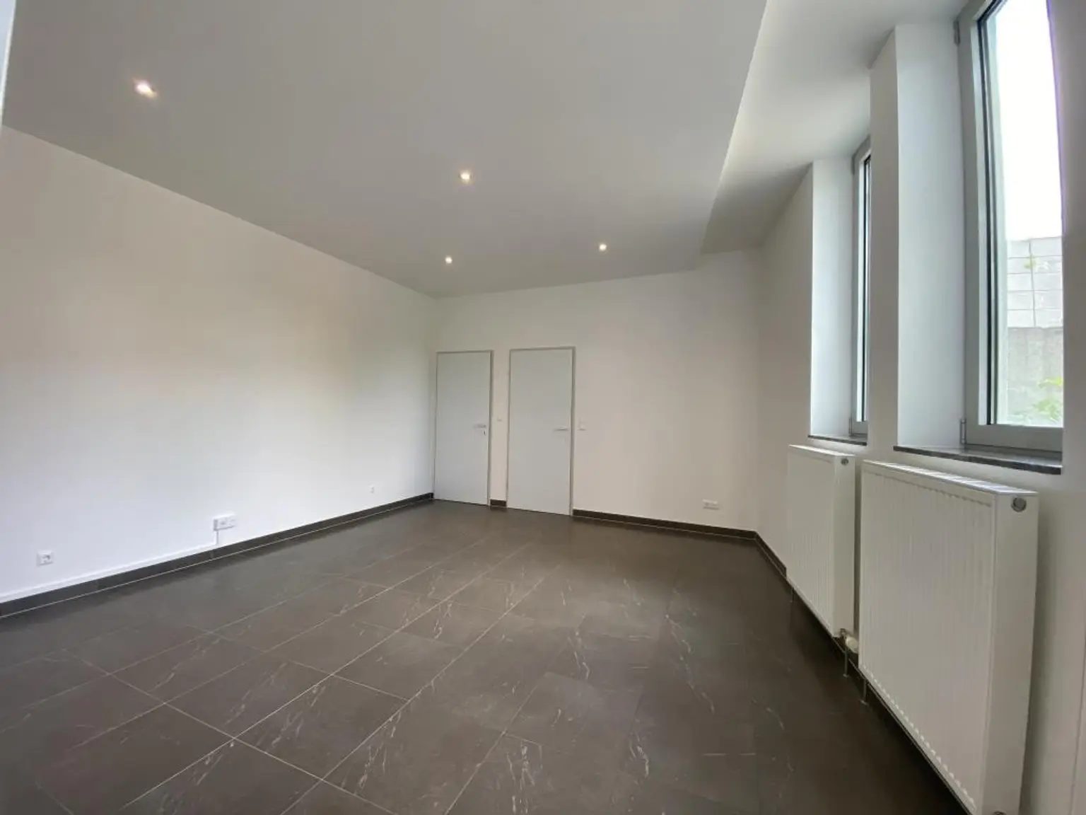 Top-Lage in GRINZING! Schönes, modernes Büro mit Bad und Küche!