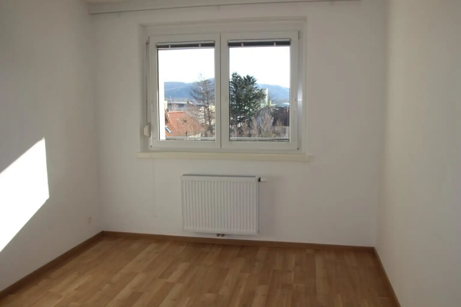 WALK-IN DUSCHE, EWE-KÜCHE, SÜDSEITIGE LOGGIA, GRÜNBLICK, ATTRAKTIVE NEUBAUMIETE IN KORNEUBURG!!