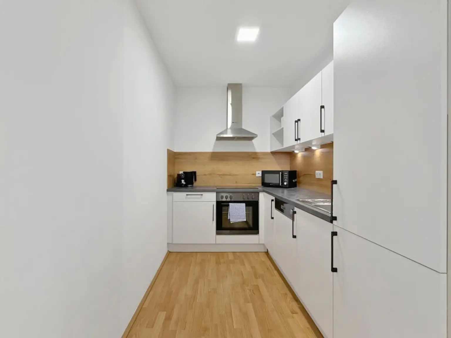 Airbnb | 2-Zimmer Wohnung in 1100 Wien | Voll möbliert | 1. Obergeschoss