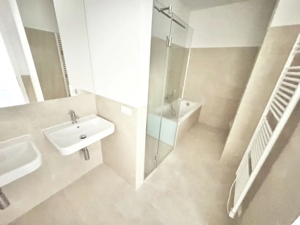 ERSTBEZUG NACH SANIERUNG | NEUBAUGASSE | EXKLUSIVE 4 ZIMMER | TOPLAGE | U-BAHN-NÄHE