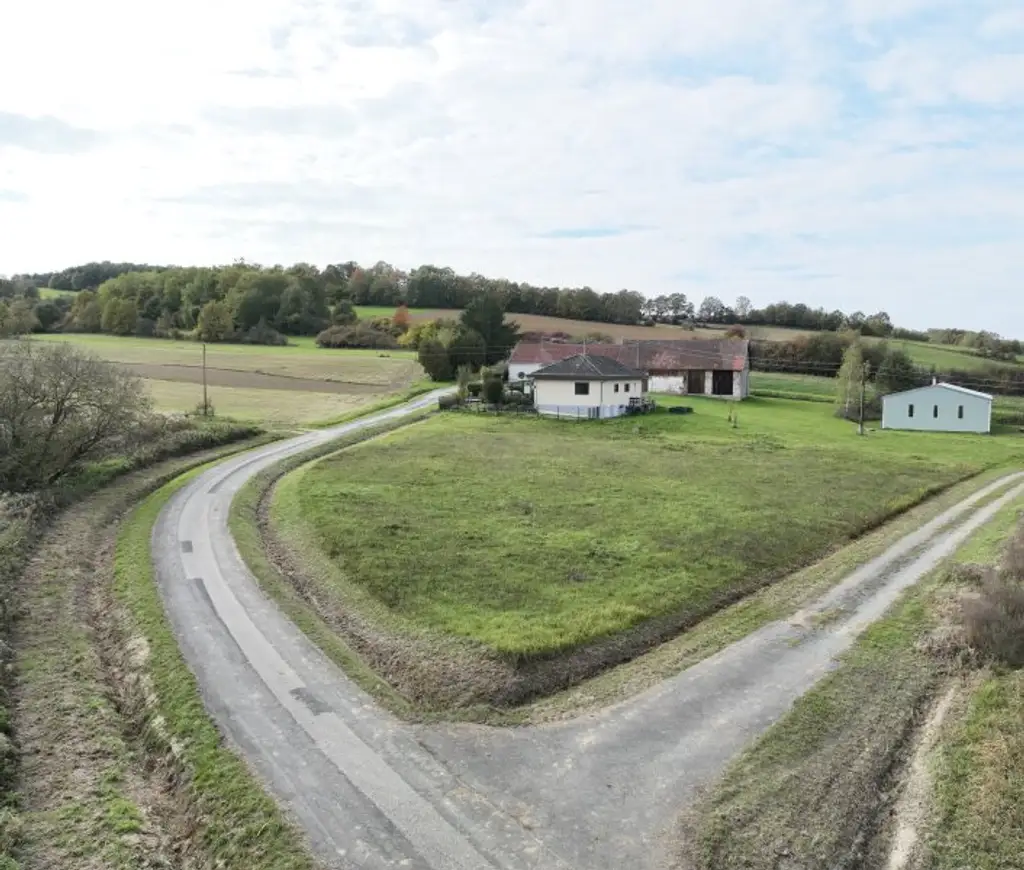 ** FAMILYS BEST **   Reinersdorf !! Bungalow mit ca. 122 m2 Wfl. in ruhiger, idyllischer Ortsrandlage mit ca. 1.200 m2 Eigengrund !!