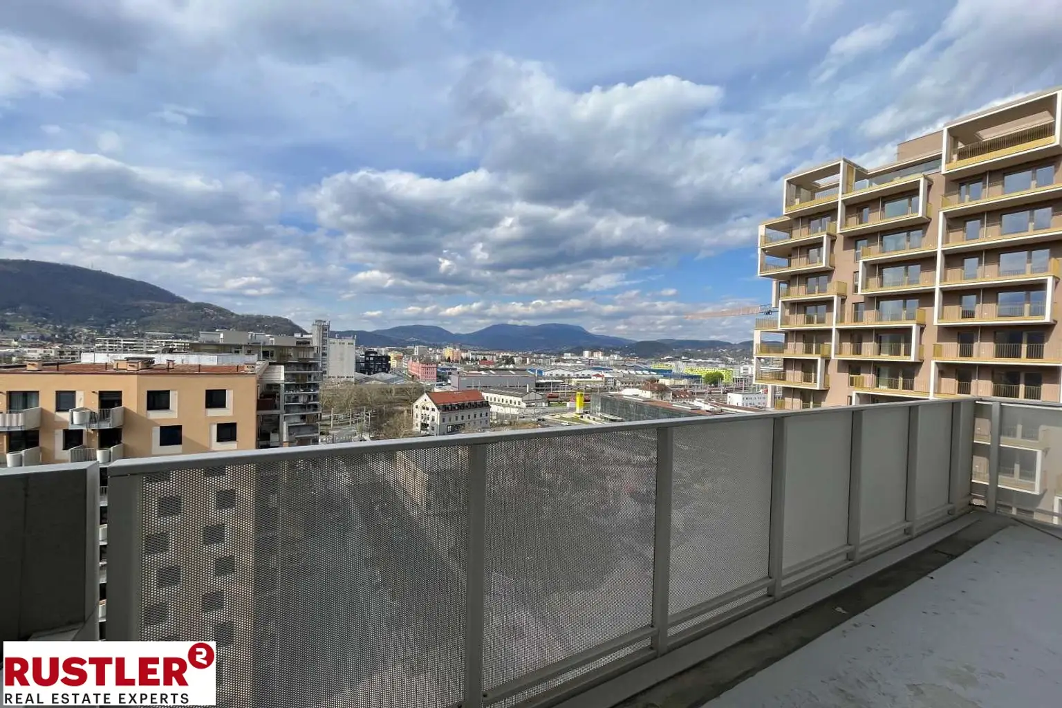Der nächste Level für Ihr Business: Hochwertige Bürofläche mit Galerie und Aussicht