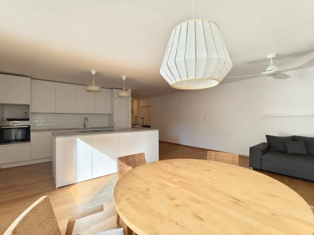 So grün kann Stadt sein! Großzügige 4-Zimmer-Wohnung mit wunderbarem Parkblick in angenehmer Ruhelage