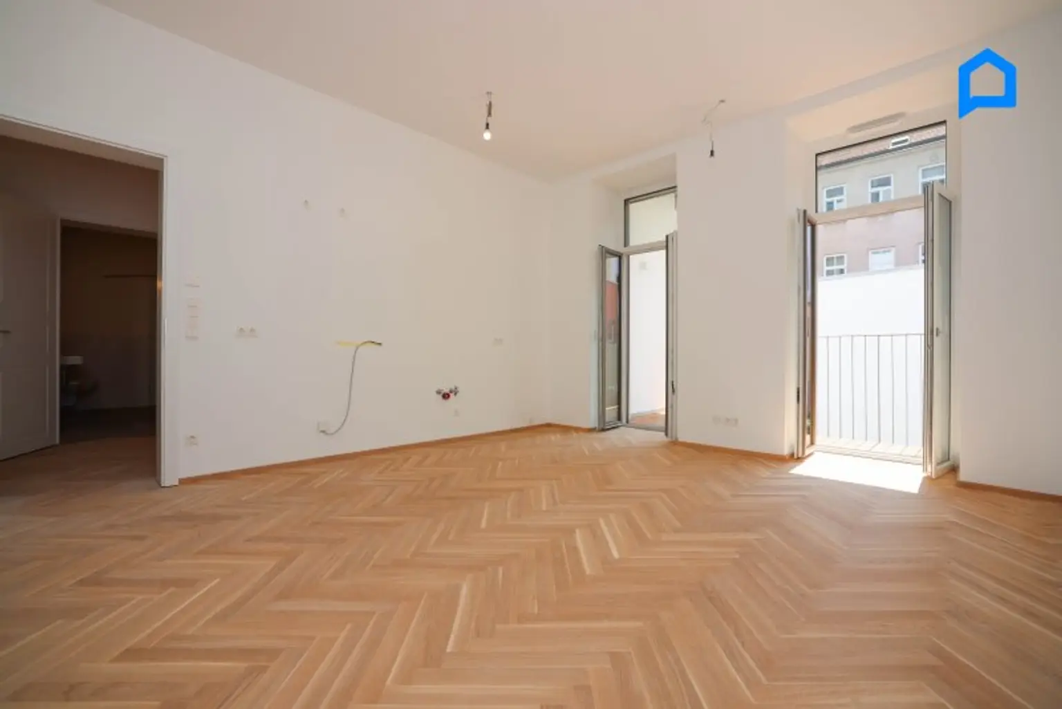 ERSTBEZUG, JETZT einziehen! Kernsanierter Albau mit modernster Ausstattung ab 41 m² -148m² Wohnfläche, 2-4 Zimmer plus Nebenräume, Etagen- und DG Wohnungen, Kurzzeitvermietung möglich !