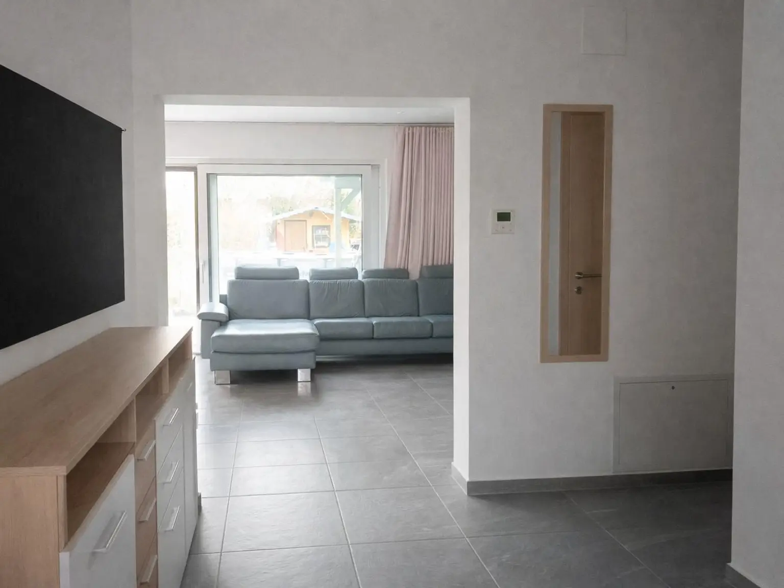 Vorzimmer mit Wohnzimmerblick