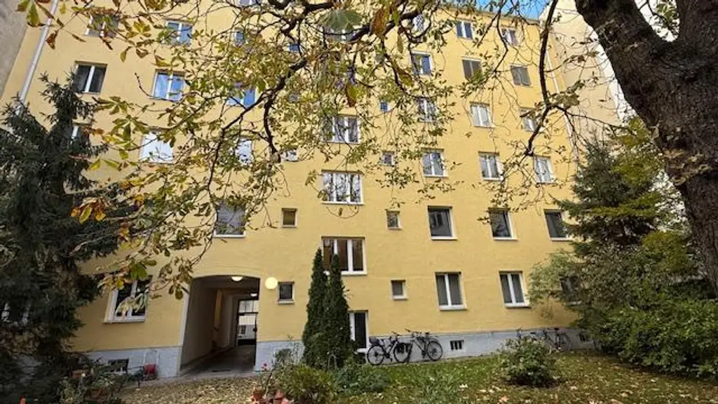 Top Lage an Grenze zum 1. Bezirk. 2 -Zimmer Neubauwohnung mit Stellplatz im Innenhof!