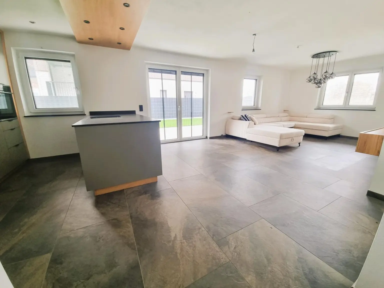 Hochwertige 3-Zimmer-Gartenwohnung mit Süd/West-Terrasse