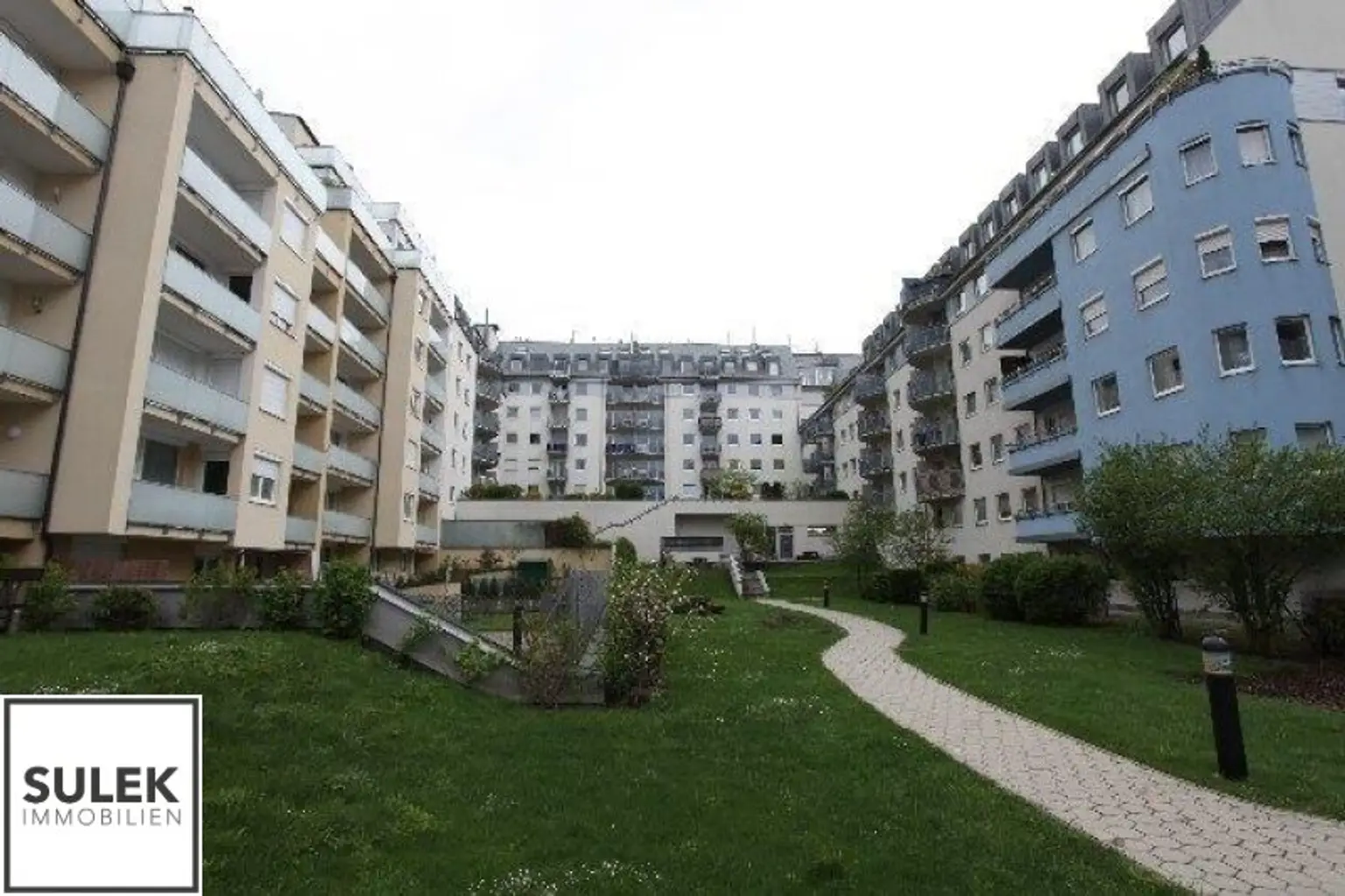 **VORMERKEN** ab Oktober: ruhige 2 Zimmer Wohnung mit praktischem Grundriss & Balkon (hofseitig)  & mit Stellplatz - Nähe Spengergasse // Matzleinsdorfer Platz